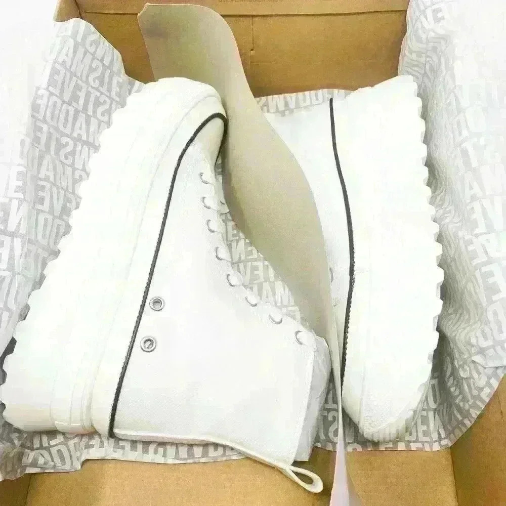 BRAND NEW IN BOX  Steve Madden Molliee Sneaker White Fabric - Picture 4 of 9